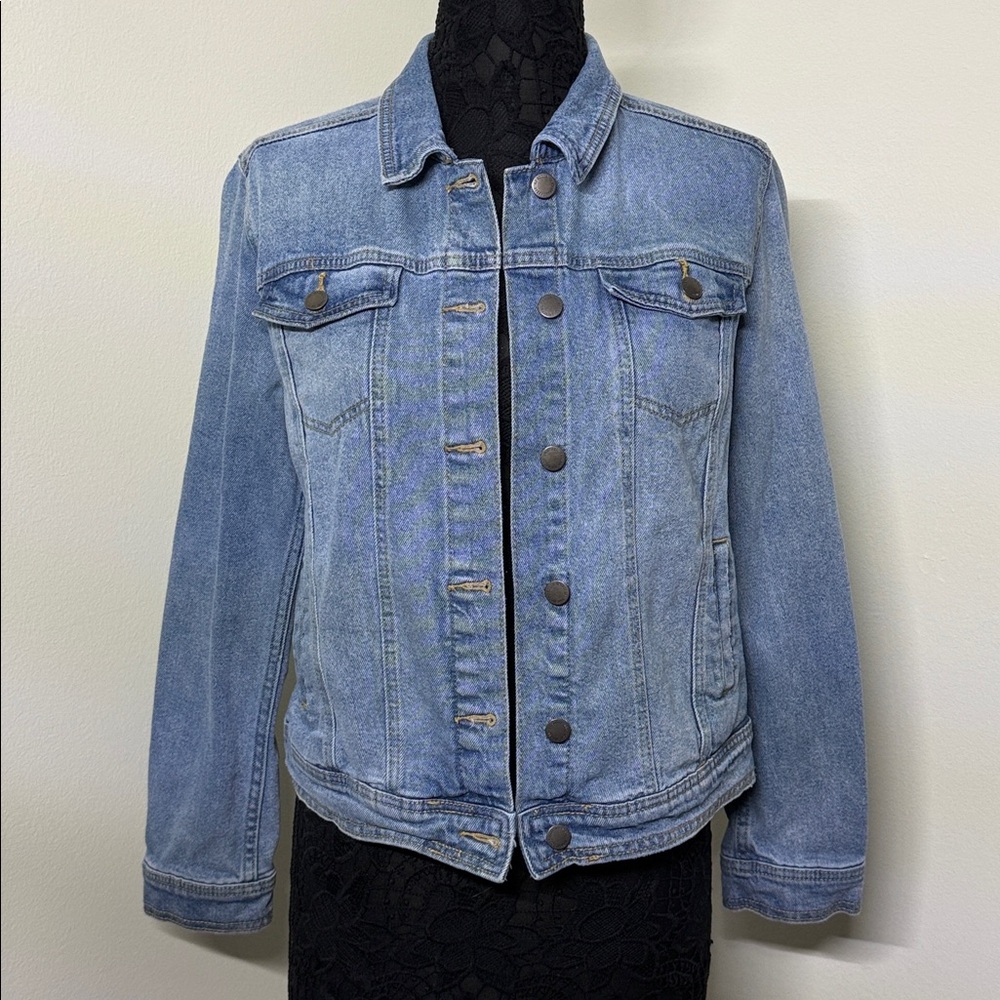Universal Thread jean jacket - Picture 2 of 5